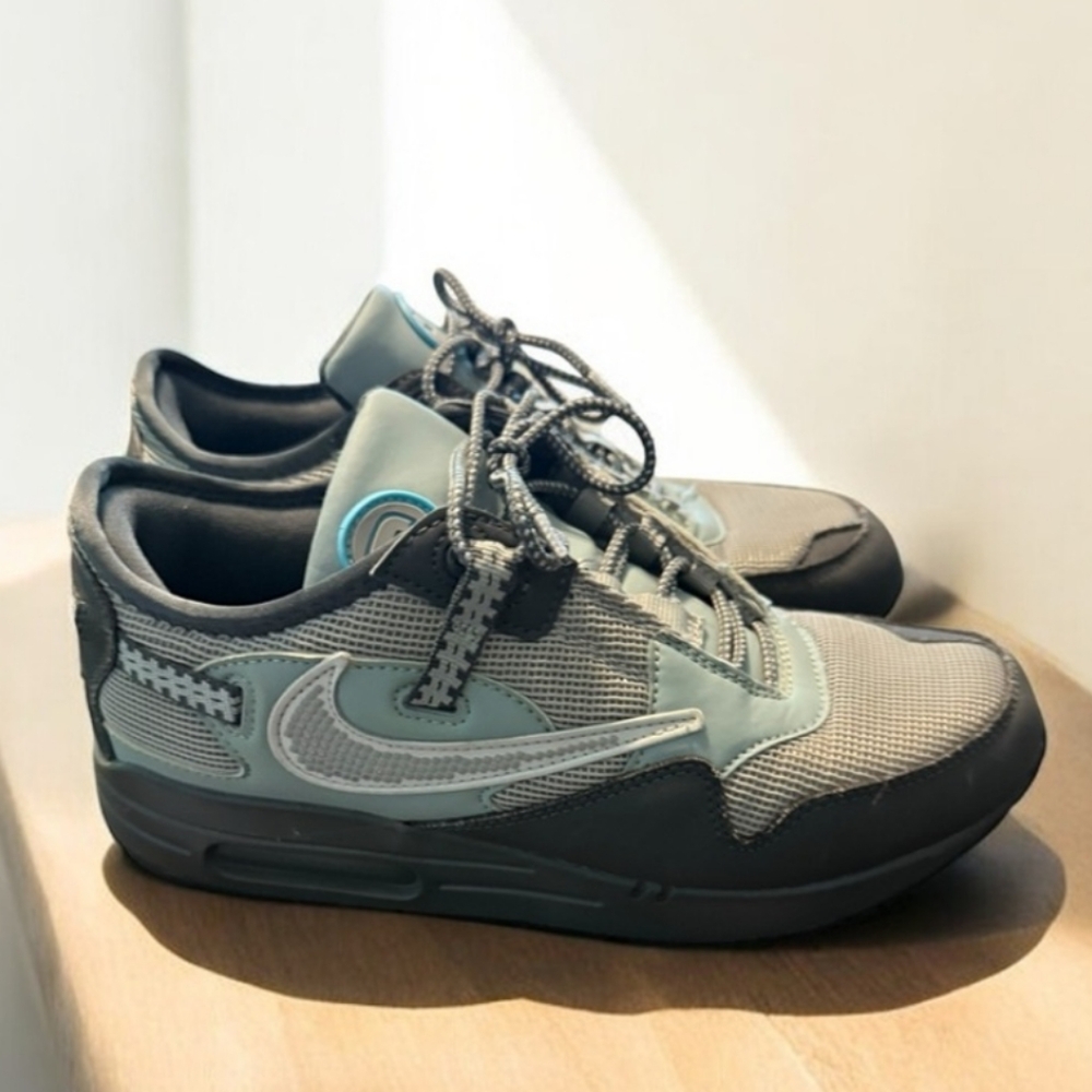 Nike Air Max Travis Scott